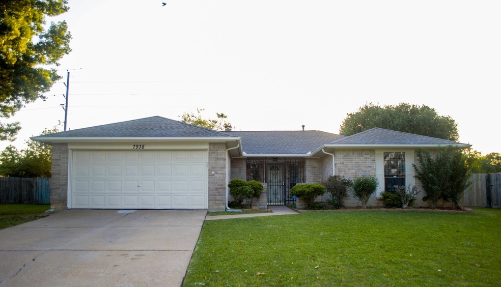 7938 Yellow Pine Dr, Houston, TX 77040 - photo 1