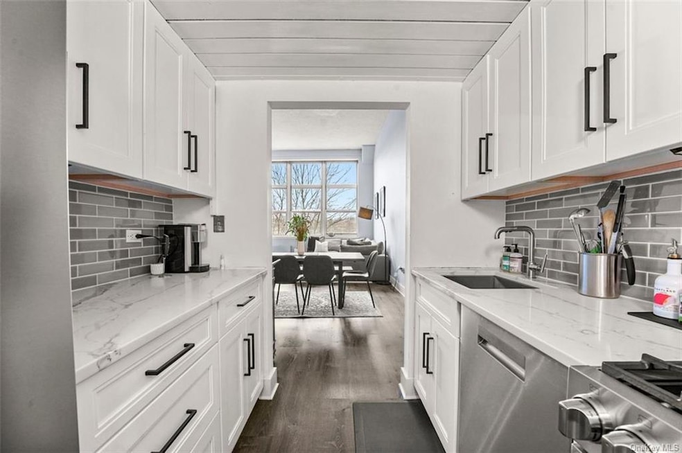 The Landmark unit 414, Port Chester, NY 10573 - photo 1