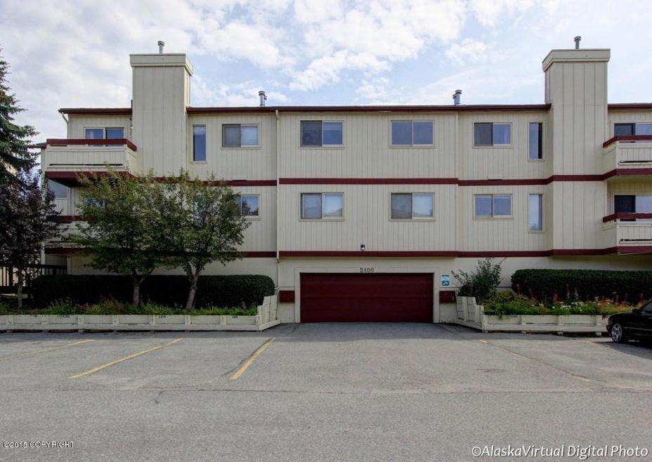 Front Exterior W/Lot & Garage Parking