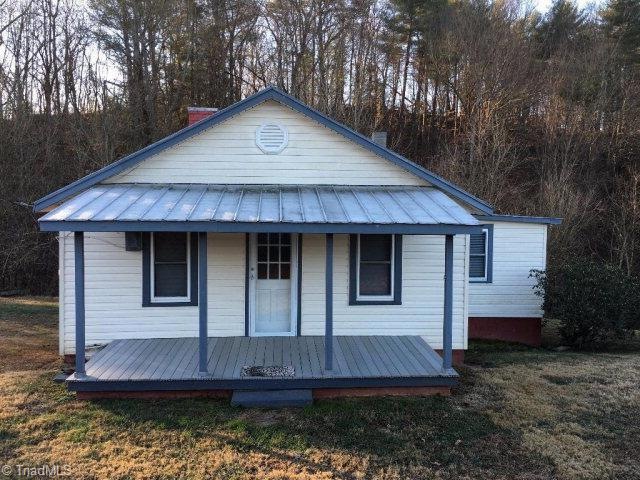 5828 Old Highway 60, Purlear, NC 28665 - photo 1