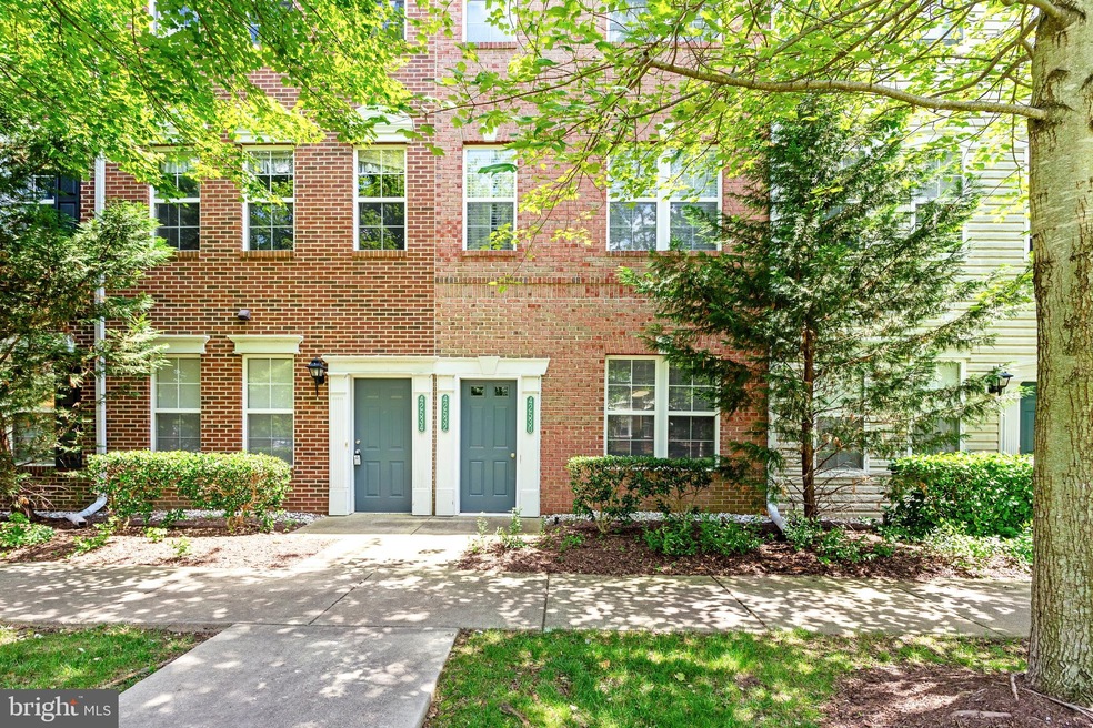 42532 Mayflower Terrace, Ashburn, VA 20148 - photo 1