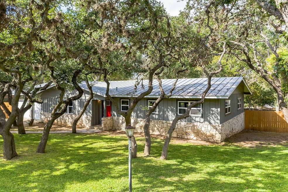 123 Ridgewood Dr, Fredericksburg, TX 78624 - photo 1