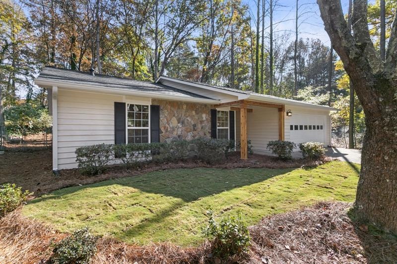 Stunning Renovated Ranch 3BR/2BA