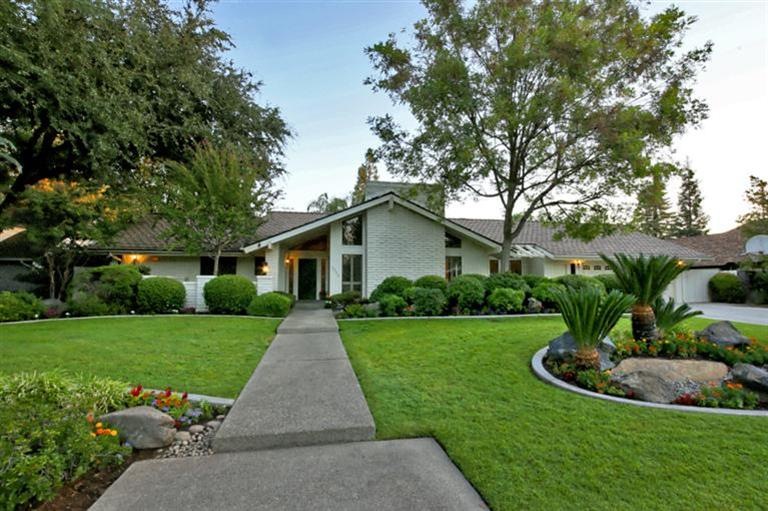 Beautiful upscale neighborhood know as Extension I