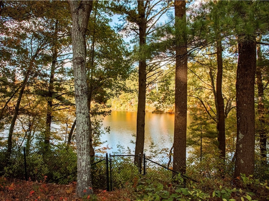 321 Billington St, Plymouth, MA 02360 - photo 1