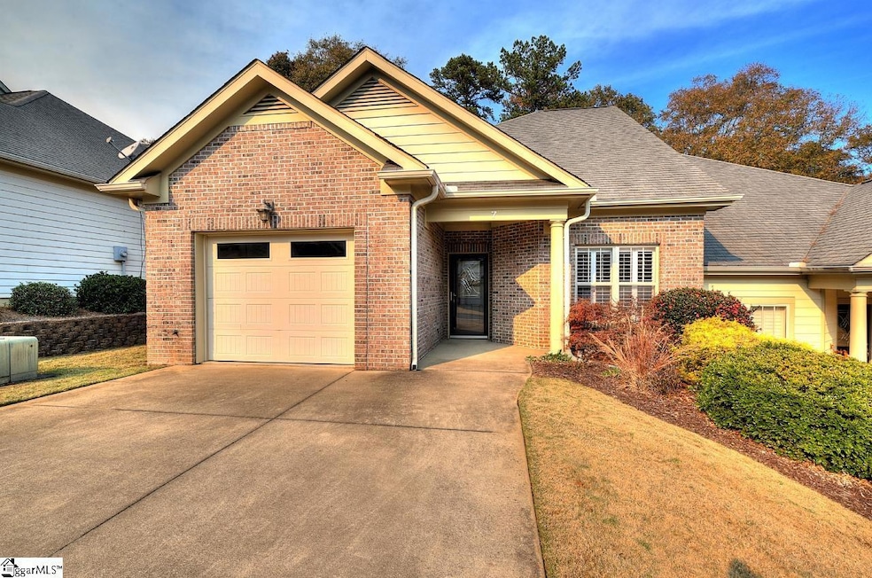 7 Shady Hollow Ln, Greer, SC 29651 - photo 1