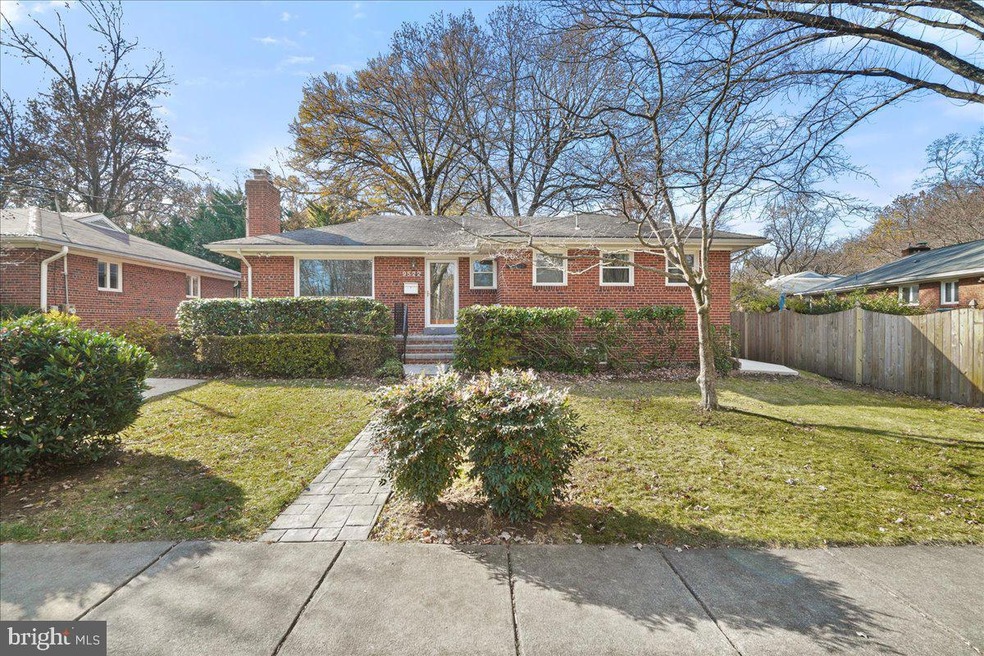 9522 Crosby Rd, Silver Spring, MD 20910 - photo 1