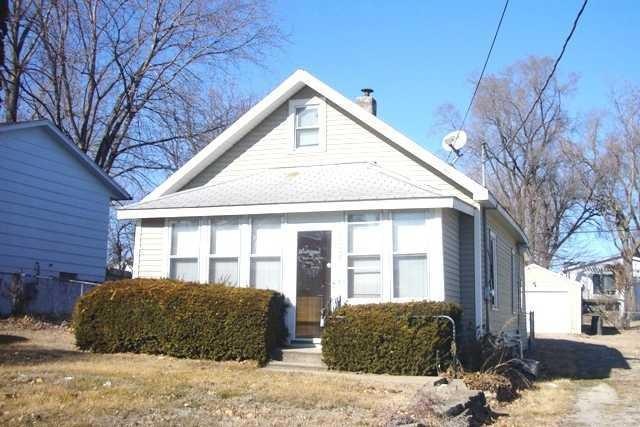 Exterior Front. Cozy 2 bedroom bungalow, ready to 