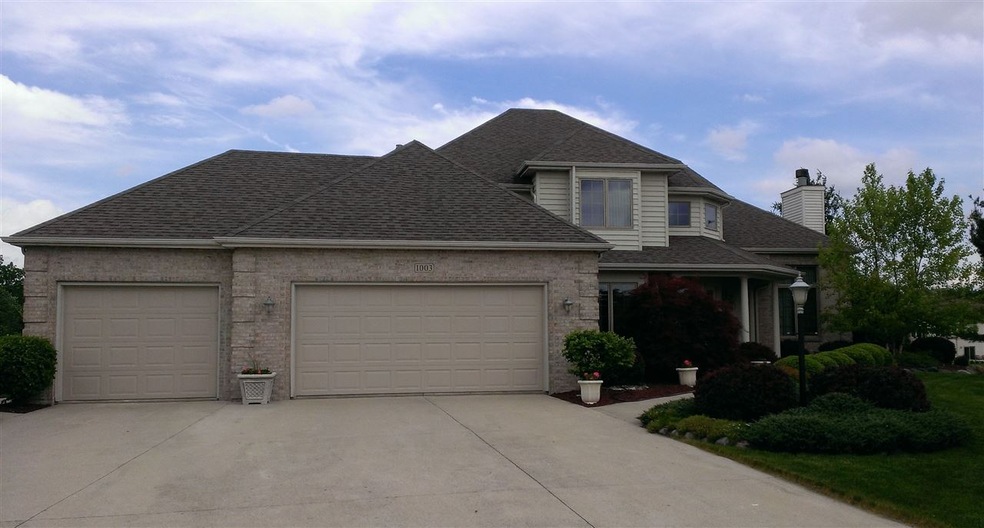Excellent curb appeal/ great landscaping/ quoined 