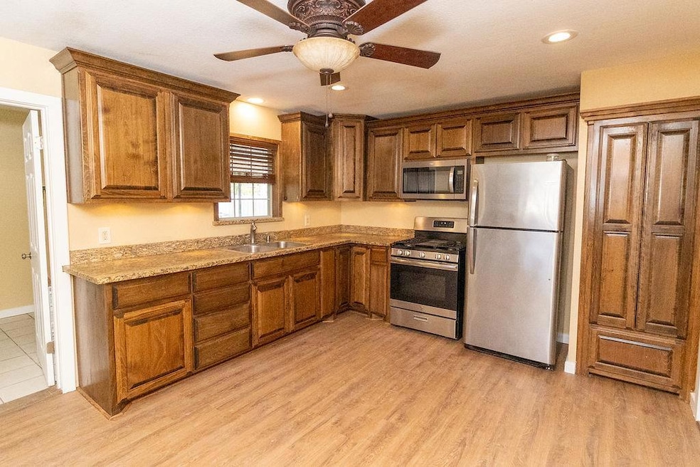 910 N Carol Ave, Monahans, TX 79756 - photo 1