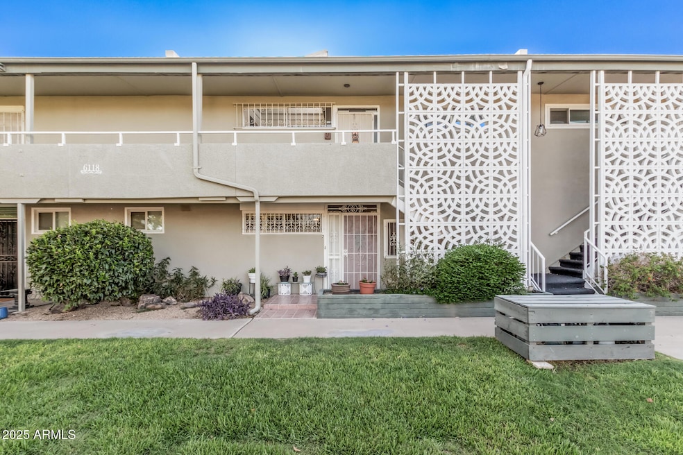 6118 N 12th Place unit 2, Phoenix, AZ 85014 - photo 1