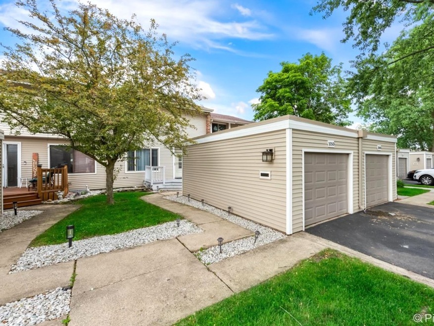 1050 Cascade Dr unit 1, Aurora, IL 60506 - photo 1
