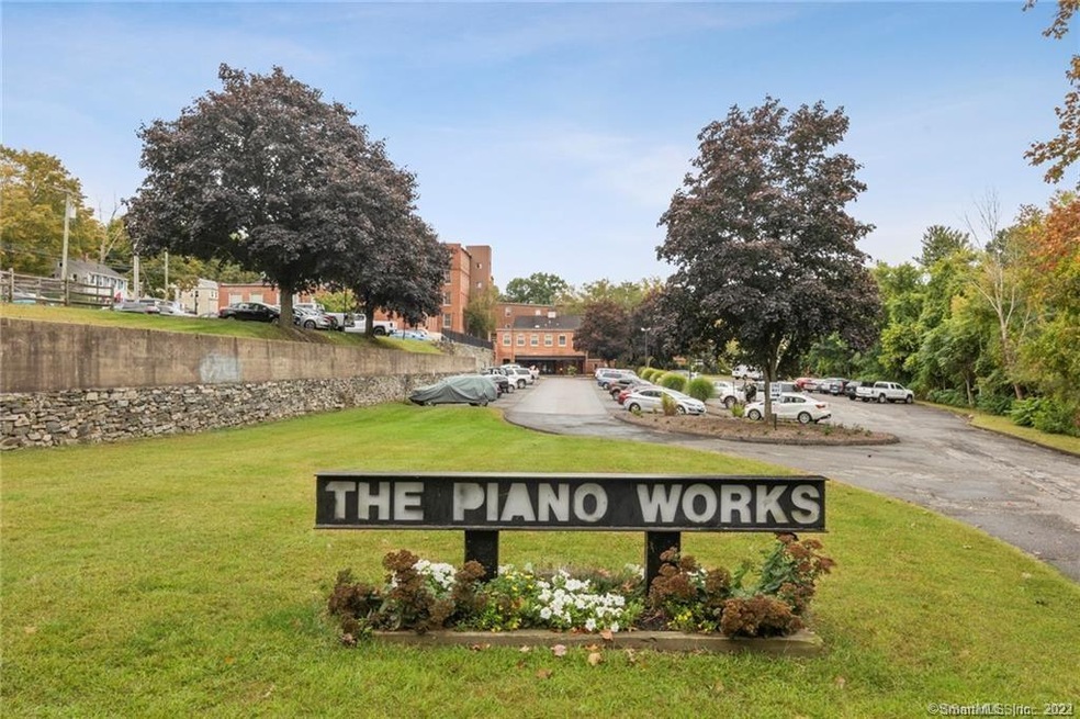 92 Main St unit 234, Deep River, CT 06417 - photo 1