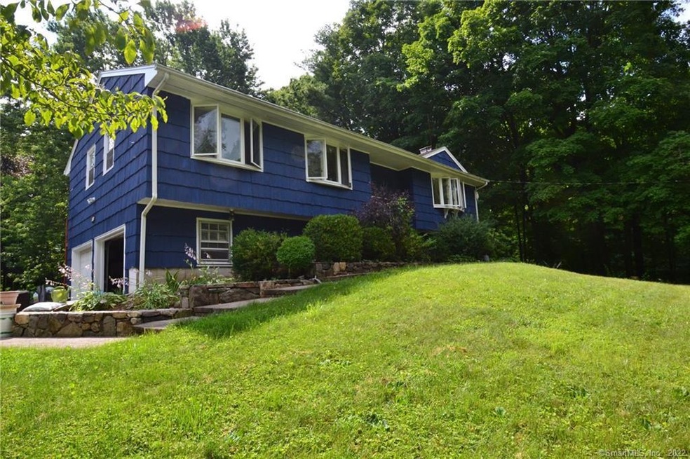 102 Riverside Dr, Ridgefield, CT 06877 - photo 1