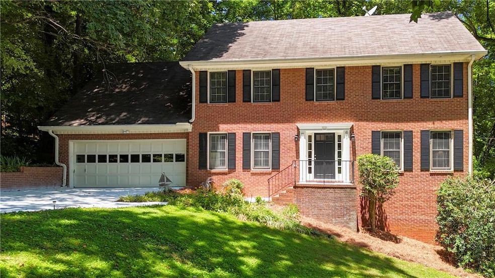 1527 Ridgewood Dr SW, Lilburn, GA 30047 - photo 1