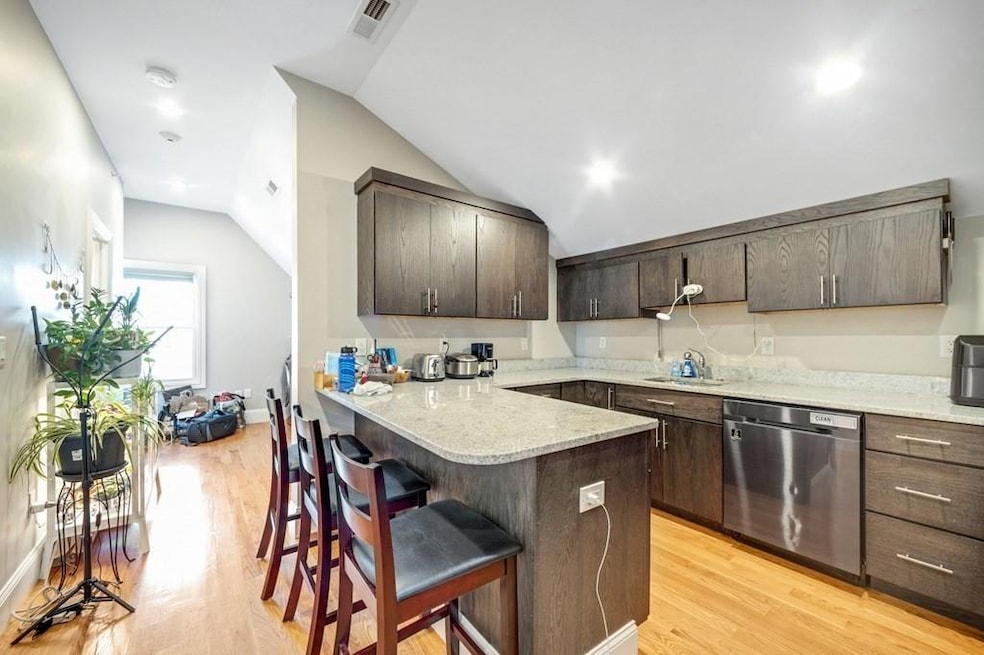 31 Hancock St unit 3, Somerville, MA 02144 - photo 1