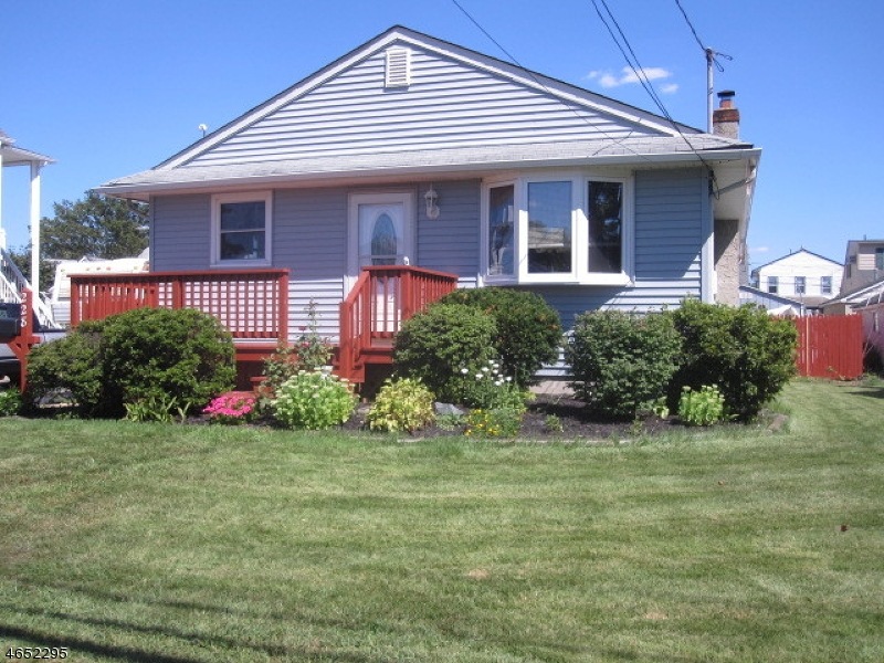 228 N 10th Ave, Manville, NJ 08835 - photo 1