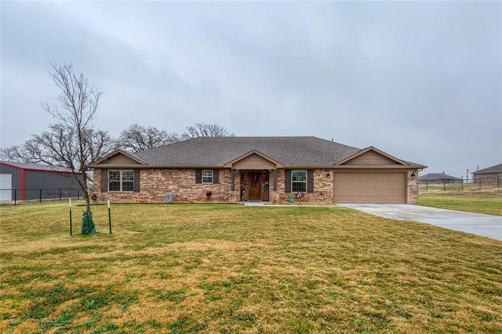 104 Springwood Ranch Loop, Springtown, TX 76082 - photo 1
