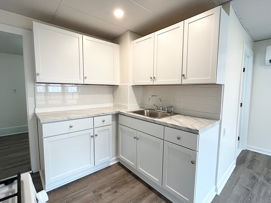 13-1/2 Bluff St, Worcester, MA 01610 - photo 1