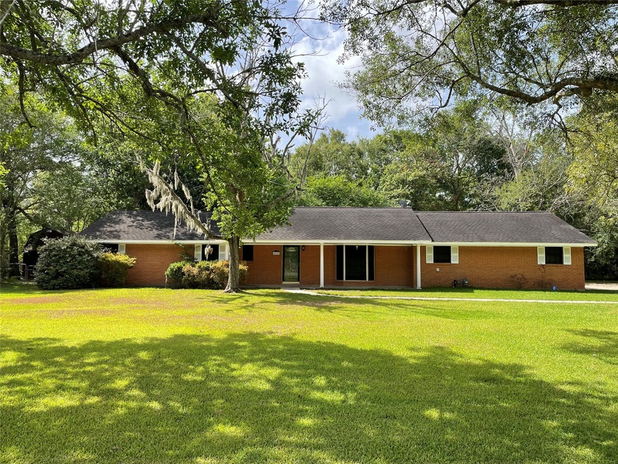 6919 N Oak Bend Dr, Alvin, TX 77511 - photo 1