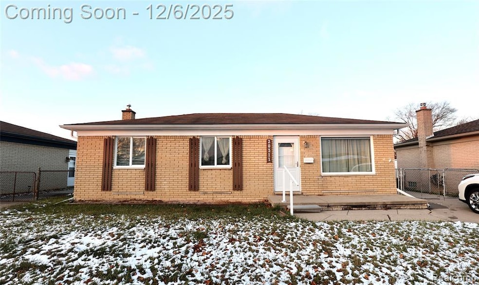 20311 Garden Ct, Roseville, MI 48066 - photo 1