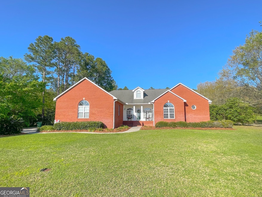 228 Twin Lakes Dr, Moultrie, GA 31768 - photo 1