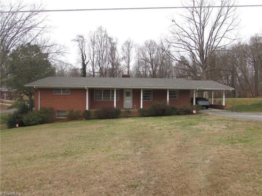 938 Sequoia Ave, Asheboro, NC 27205 - photo 1