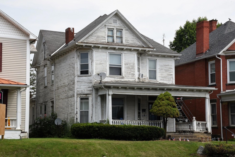 747 E Main St, Lancaster, OH 43130 - photo 1