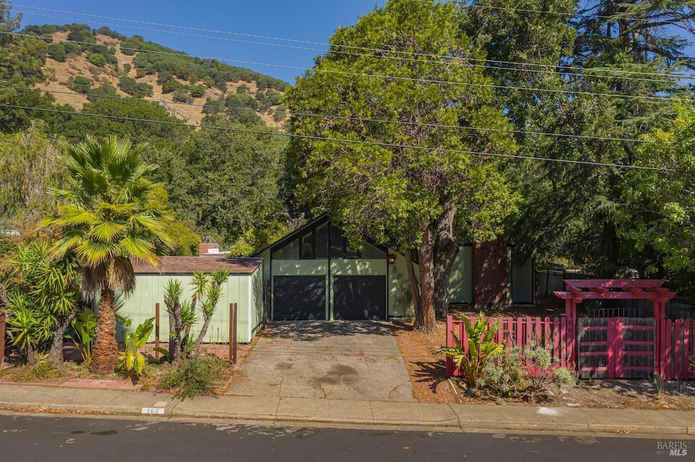 Sold $1,275,000 • Co-Listing Agent
