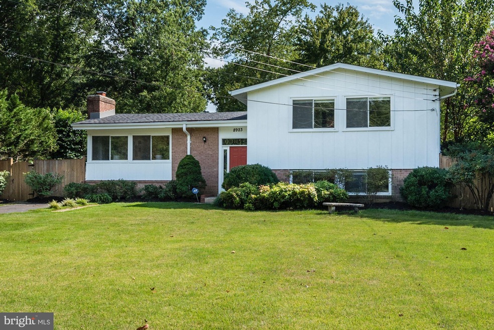 8923 Battery Rd, Alexandria, VA 22308 - photo 1