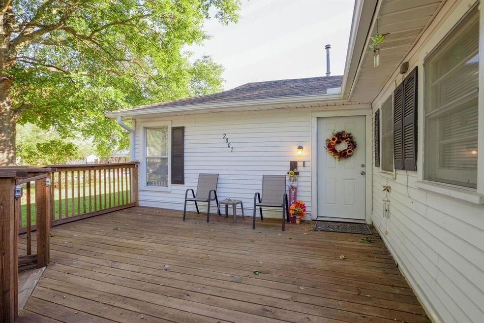 2001 Liberty St, Bonham, TX 75418 - photo 1