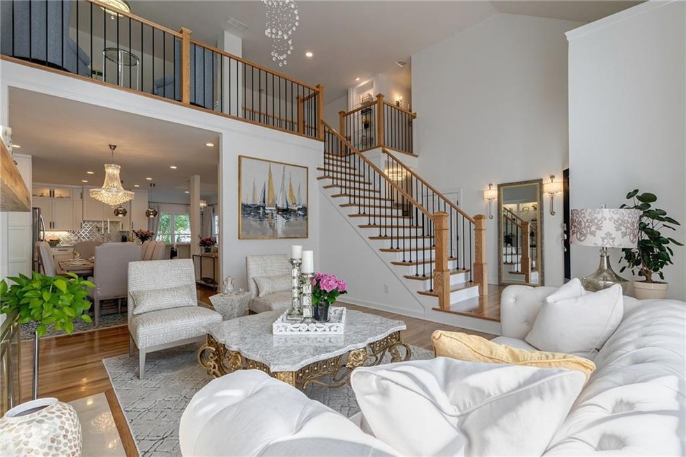 New stair railings and spindles*Open loft upstairs