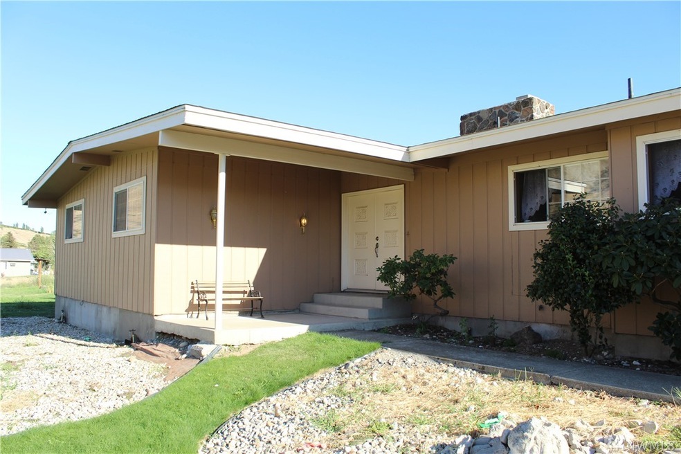 3198 Rock Island Rd, East Wenatchee, WA 98802 - photo 1