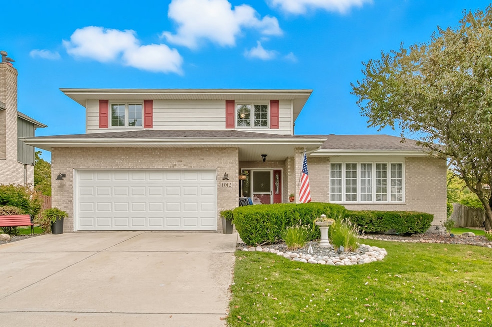 1012 N Glenmore St, Lockport, IL 60441 - photo 1