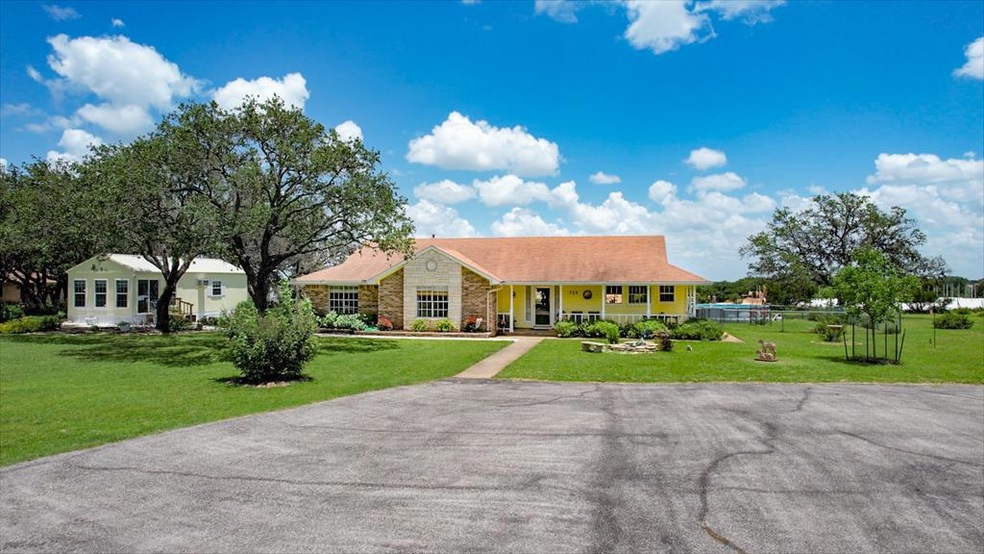 504 North Ave N, Johnson City, TX 78636 - photo 1