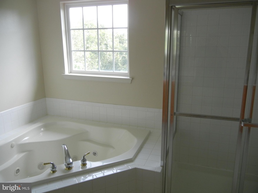 24 Jennifer Lynne Dr, Knoxville, MD 21758 - photo 1