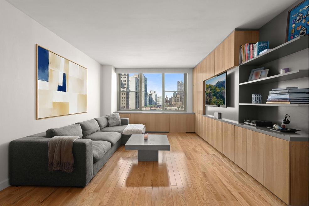 Pending $1,395,000 • Co-Listing Agent