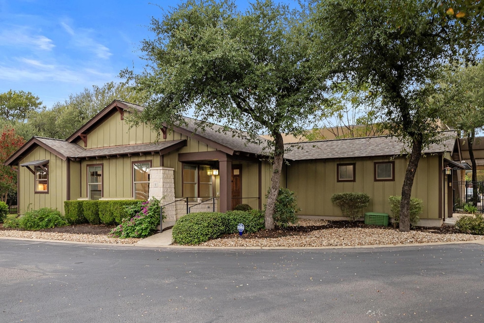 Such a cool cottage in a private gated community walking distance from restaurants, coffee shops and retail. This charming community is tucked away and full of trees.