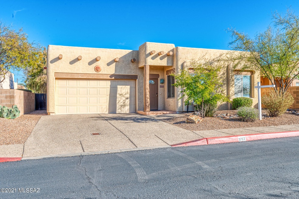 3702 N Crest Ranch Drive