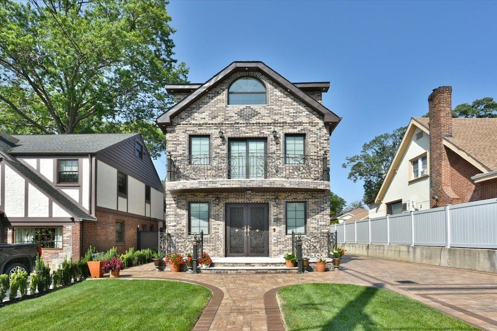 For Sale $2,488,000