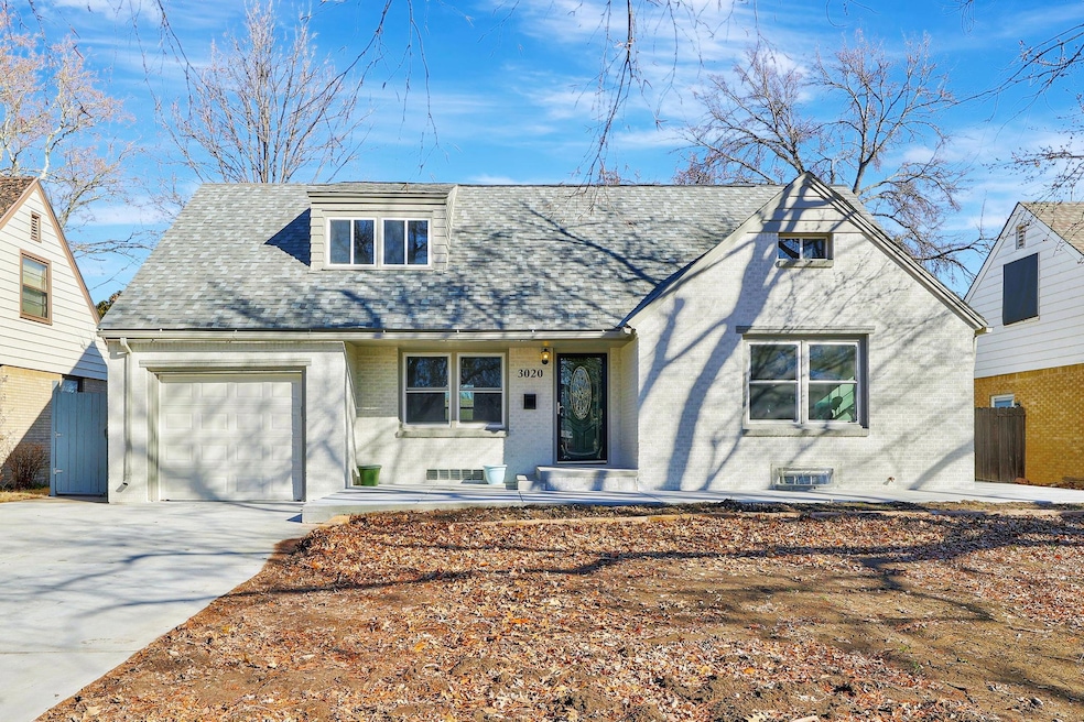 Front of 3020 E Sennett