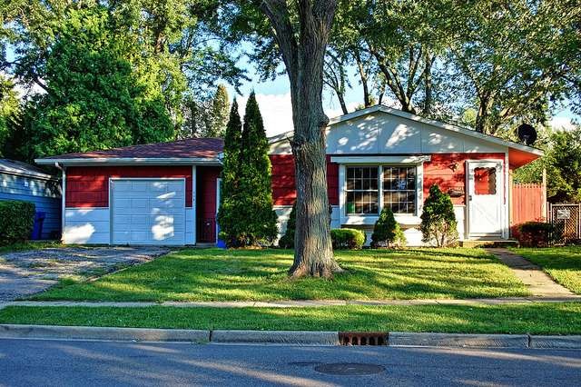 334 Tulsa Ave, Carpentersville, IL 60110 - photo 1