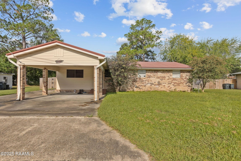 111 Maple St, New Iberia, LA 70560 - photo 1