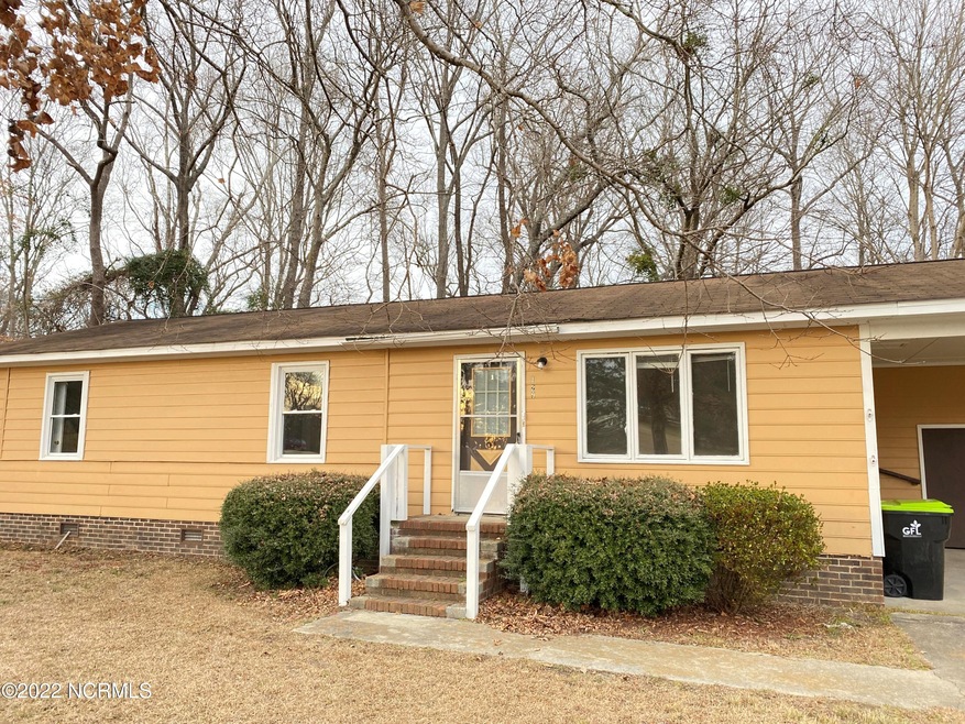129 E. Circle Dr., Hamilton NC  27840
