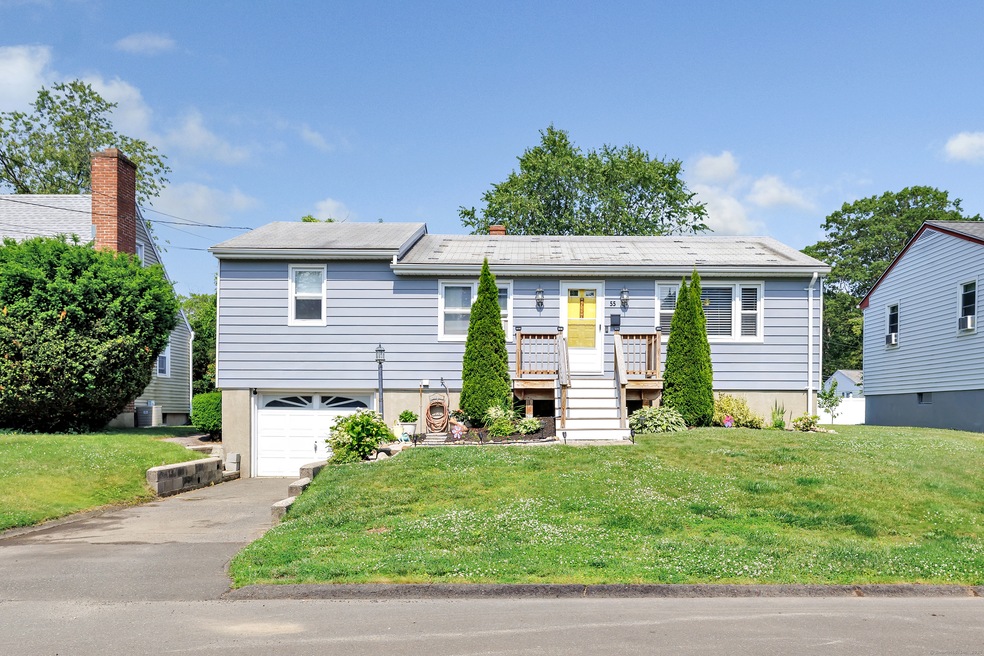 Charming Ranch in the Longbrook neighborhood
