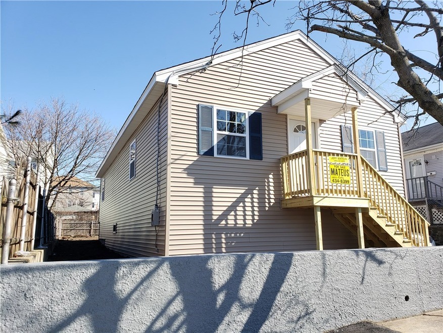 75 Larch St, Pawtucket, RI 02860 - photo 1