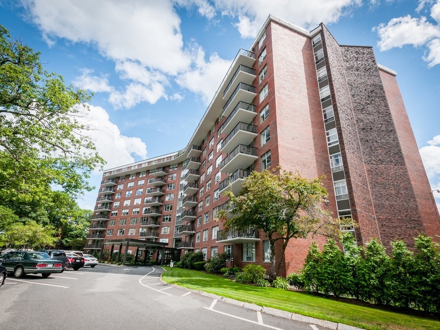 Imperial Towers unit 704, Chestnut Hill, MA 02467 - photo 1