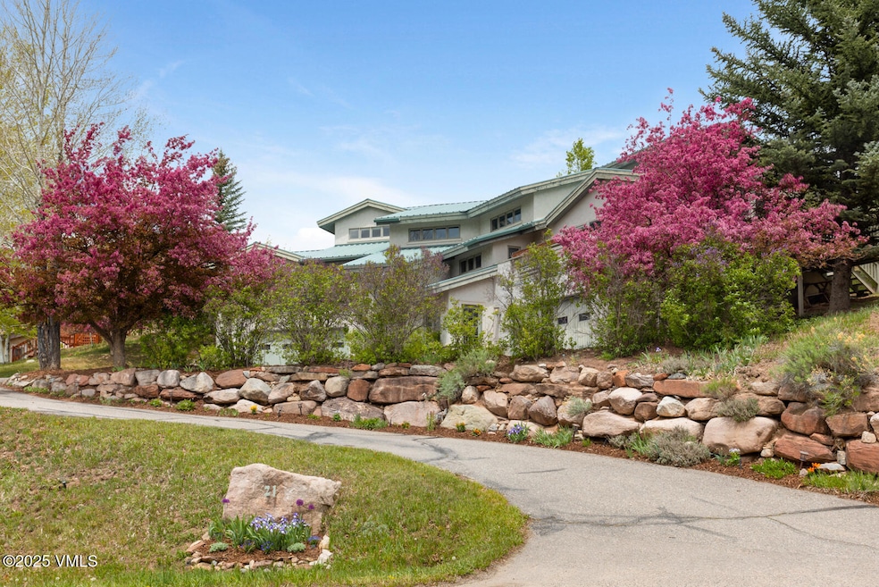 21 Hackamore Rd W MLS-35