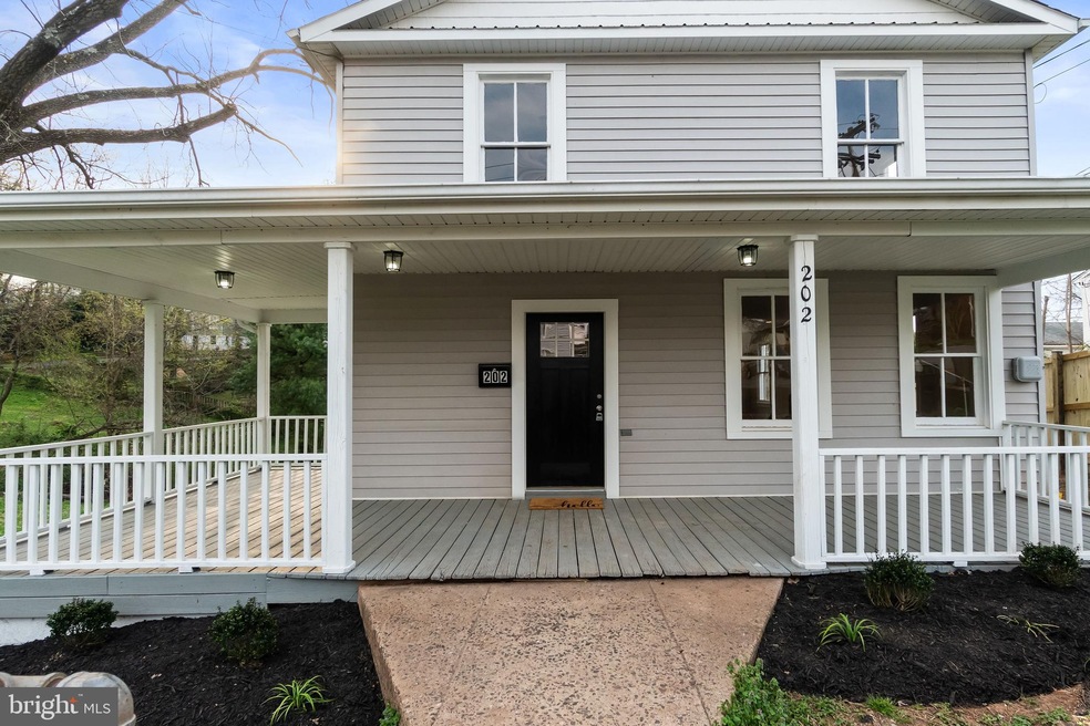 202 S Blue Ridge Ave, Culpeper, VA 22701 - photo 1