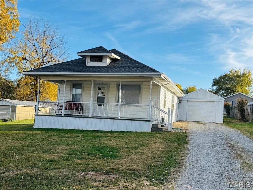 1120 W Tower St, Vandalia, IL 62471 - photo 1